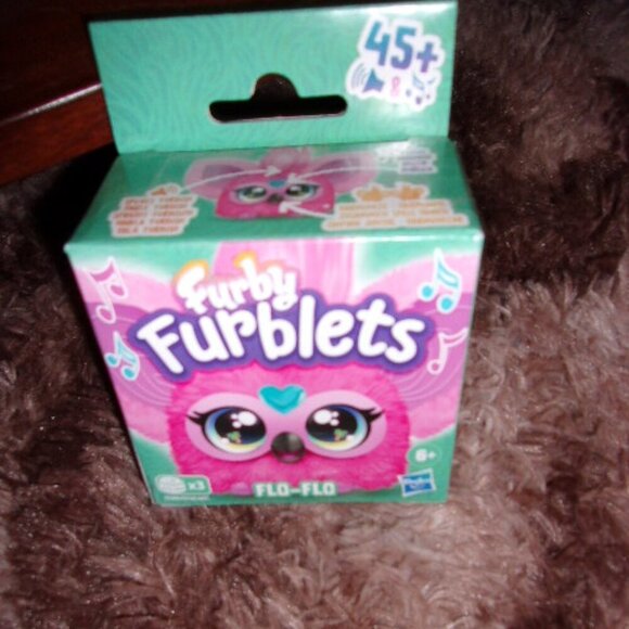 Furby Furblet Flo Flo New - Picture 1 of 3